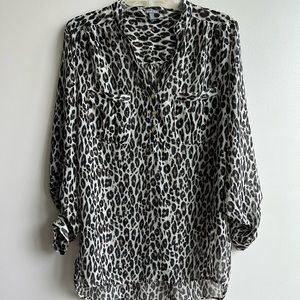 Adorable Cheetah Print V-neck Blouse